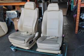 202.bm1n07 2006 2007 Bmw 550i E60 Front Seats Driver Passenger Beige Tan Some Wear