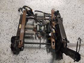 203.gm8j03 2003 Chevrolet Suburbn15 Front Seat Track