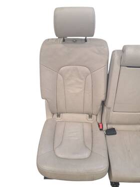 215.au1507 Audi Q7 2007 Seat Rear 627408