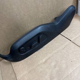 8j0881325c Audi 2008 2012 2014 2015 R8 Coupe Front Left Driver Seat Switch Trim Panel 1225