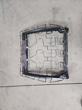 1935172 Bmw E28 Comfort Front Left Drivers Side Seat Metal Backing Good Shape Lp-680