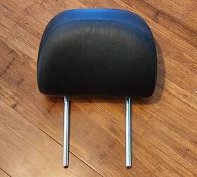 52108235871 Bmw 1999-2001 E46 3-series Front Basic Seat Headrest Black Leather Oem
