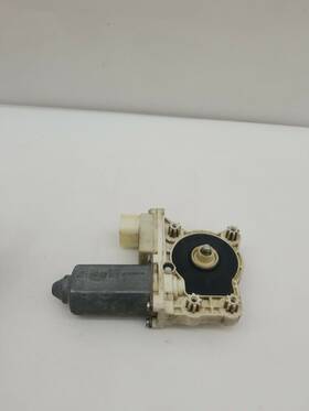 5wk1052 Bmw 2004 760li E65/e66 Rear Right Window Motor Oem 04