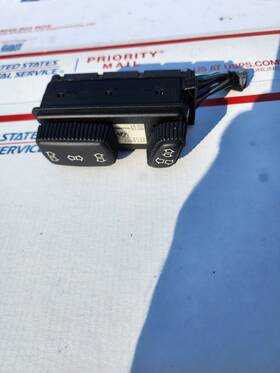 61311374217 Bmw 89-95 E34 525i 530i 540i M5 E32 735il 740il E38 Driver Left Seat Switch Oem