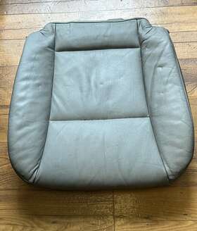 7075366 Bmw 2008-2010 535i - E60 Front Seat Bottom Cushion Driver Left Gray