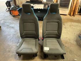 7304225 Bmw 14-21 I3 Front Left And Right Seats Oem