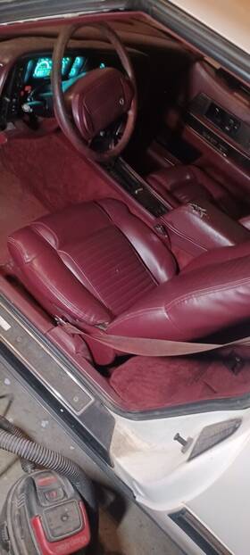2438542 Buick 1990 Reatta Seat Amazing Dark Red 0em Flawless No Typical Wear Ever