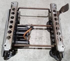 89044324 Buick 05-07 Terraza Relay 05-09 Uplander Montana Rh Front Power Seat Track