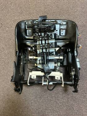 13525355 Cadillac Xt6 Front Right Side Seat Lower Track Frame And Motor Oem 2022