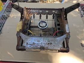 16807180 Cadillac 2000-2002 Eldorado Front Right Passenger Side Power Seat Track Base
