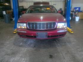 202.gm6z98 Cadillac Deville 1998 Front Seat 1042425