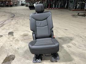 215.gm6x24 Cadillac 2024 Xt5 Passenger Right Side Rear Seat Black Leather