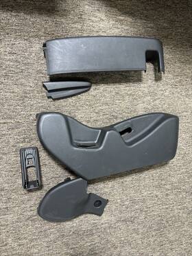 71805-x7b02-a Cadillac 2013 Srx Right Front Seat Trim R126