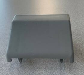 88898324 Cadillac 04-07 Srx Left Rear Seat Rail Trim Cover Used Oem