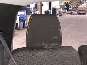 206.gm1d18 Chevrolet Headrest 2018 Traverse Sku#4260106