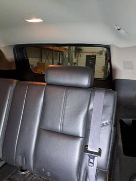 206.gm8p11 Chevrolet 2011 Suburban 1500 Headrest Sku#4381502