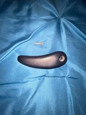 30556 Chevrolet 1995-2000 Chevy Suburban Tahoe Seat Handle Lever Passenger Blue With Screw Oem 30556 Chevrolet 1995-2000 Chevy Suburban Tahoe Seat Handle Lever Passenger Blue With Screw Oem