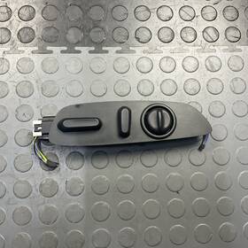 84445926 Chevrolet 19-22 Chevy Blazer Front Left Driver Seat Adjust Control Switch Oem