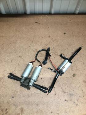 88940334 Chevrolet 03-06 Avalanche Escalade Yukon Rh Front Pass Side Seat Track Motors