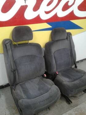 202.gm8m02 Chevrolet Truck 99-07 Silverado Front Seat Bucket Seats Cloth