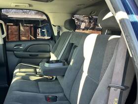 215.gm8b07 Chevrolet Truck Rear 60/40 Split Bench Seat Black Cloth Second Row Fits 2007 Tahoe 815357