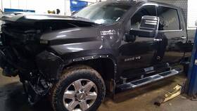 215.gm8n20 Chevrolet Truck 20 21 22 Silverado 2500 High Country Rear Back Seat Brown Black Leather