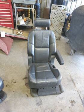 215.gm8q08 Chevrolet Truck Suburbn25 2008 Seat Rear
