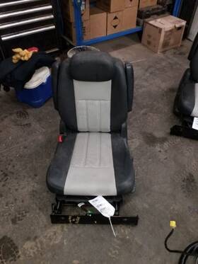 215.ch1410 Chrysler Town Coun 2010 Seat Rear 249484