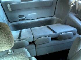 220.ch1607 Chrysler Town Coun 2007 Third Seat Station Wagon Van 3229584