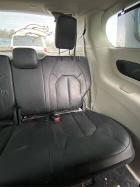 220.ch1f18 Chrysler Pacifica 2018 Third Seat Station Wagon Van 2377481