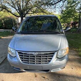 2c4gp54l25r339190 Chrysler 2005 Town And Country Wheel Chair Accessible