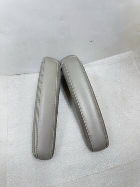 1uq98d91aa Chrysler Oem 11 - 20 Dodge Grand Caravan Town And Country Front Armrest Lh Rh Gray Leather