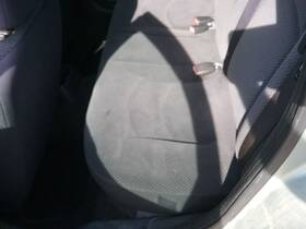 215.ch2l06 Dodge Stratus 2006 Seat Rear 1585167