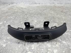 735631403 Fiat 2016-2018 500x Seat And Steering Wheel Heating Switch Usb Oem