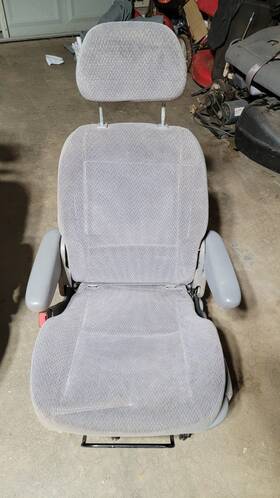215.fd1301 Ford Windstar 2003 Seat Rear 2035681