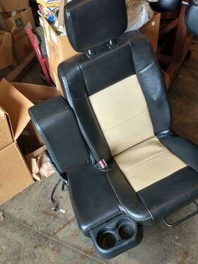245-a Ford 2006-2011 Ranger Front Set Of Super Cab Manual Vinyl Or Leather Bench Seats