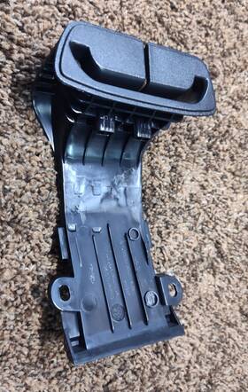 Bk31-611b90 Ford 611b90 15-23 Transit Oem Lh Black Center Seat Belt Guide Bezel