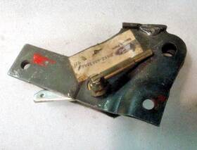 D5sz-656248-b Ford 1975-79 Thunderbird Right Side Seat Back Release Latch