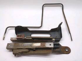 F81z2561705ca Ford 1997-00 F150 Manual Seat Track Adjuster Bracket 60/40 Bench Rh Side