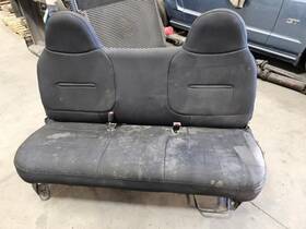 202.fd8p01 Ford Truck Used 01 F550 Front Bench Seat For Recovering Los Angeles Calif