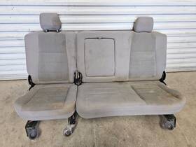 215.fd8n06 Ford Truck 06 F350 Super Duty Used Rear Crew Cab Gray Cloth Bench Seat Assembly