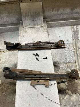 Ford Truck F-150 F-250 F-350 F-100 87-91 Bench Seat Tracks Mounts Sliders 1987-1991 F100 F150 F250 F350