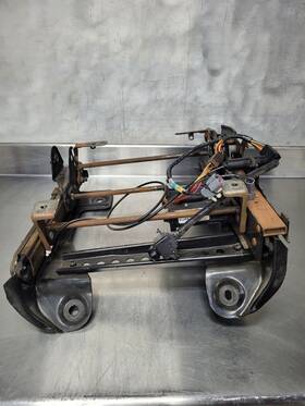 Yl3z1563101aa Ford Trucks 01-04 F350/250 Lh Driver Left Front Seat Track Extended Cab Integrated Belt