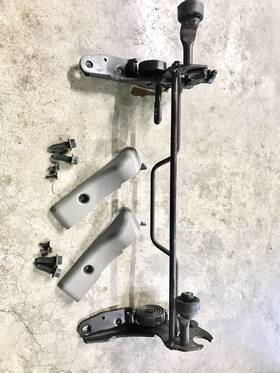 12478359 General Motors 2000/2006 Cadillac Chevy Tahoe Gmc 3rd Row Seat Floor Crossbar Track Right Oem