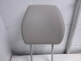 206.gn1a19 Genesis 2019 G70 Right/left Front Headrest Light Gray Leather Trim Rjs