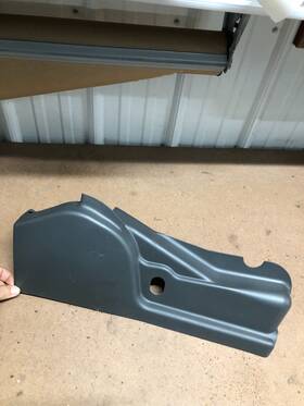 88941715 Gm 2003-07 Chevy Silverado Gmc Sierra Rf Passenger Seat Bezel Dark Pewter