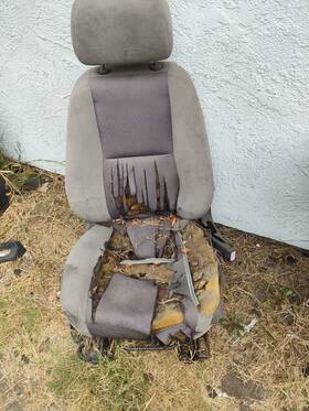 202-565 Gmc 07-13 Sierra Manuel 3500hd Front Passenger Right Rh Frame Seat Track