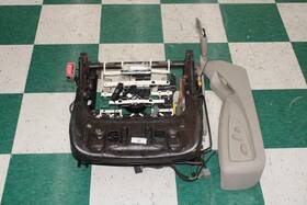 23238540 Gmc 15-16 Yukon Denali Left Driver Lf Front Seat Track Frame Opt An3 6 Way Motors Oe