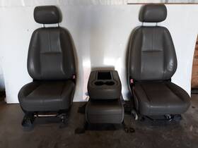 202-00555bl Gmc Truck 07-09 Sierra 1500 Pickup Front Set Seats Driver Passenger With Console