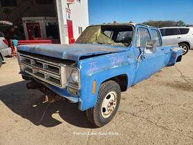 215.gm9775 Gmc Truck Rear Back Seat For Recover 4 Door Crew Cab Fits 1975 3500 Pickup 1282755